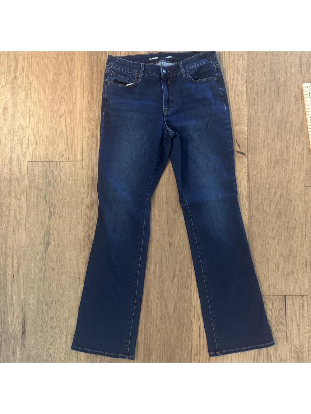 Old Navy Mid-Rise Kicker Boot-Cut Jeans Size 10